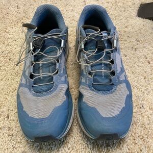 Salomon Ultra Glide Size 7.5